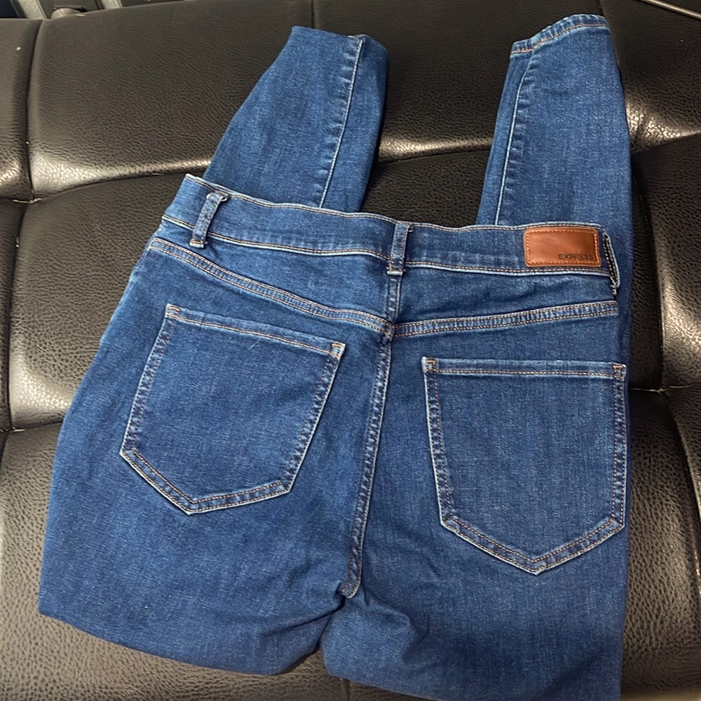 EXPRESS DARK WASH SKINNY JEANS
